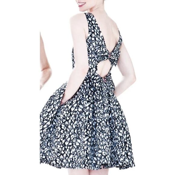 Erin Fetherston Resort 2014 Doily Jacquard Bow Back Dress Black Silver Size 2 - Picture 1 of 12
